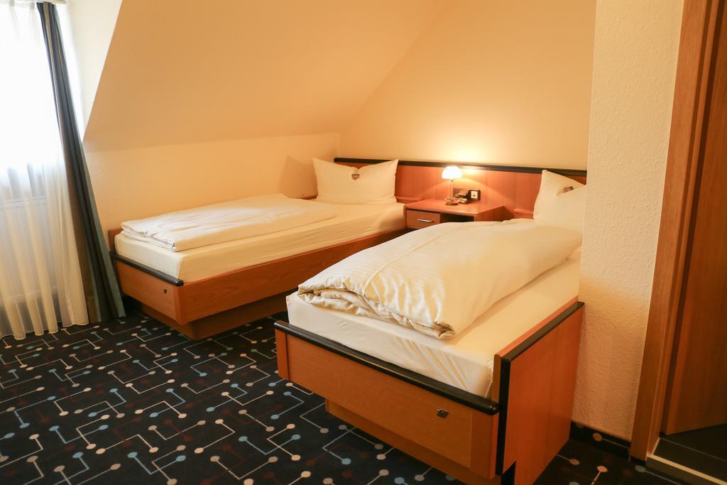 Hotel Koeniger Pliening Luaran gambar