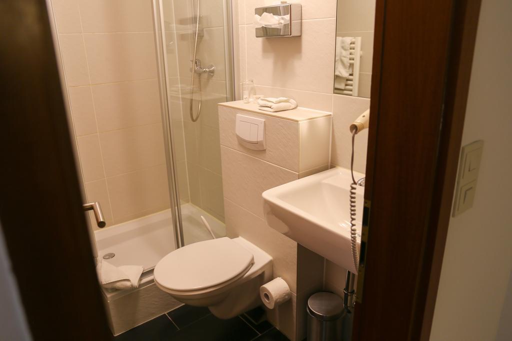 Hotel Koeniger Pliening Luaran gambar