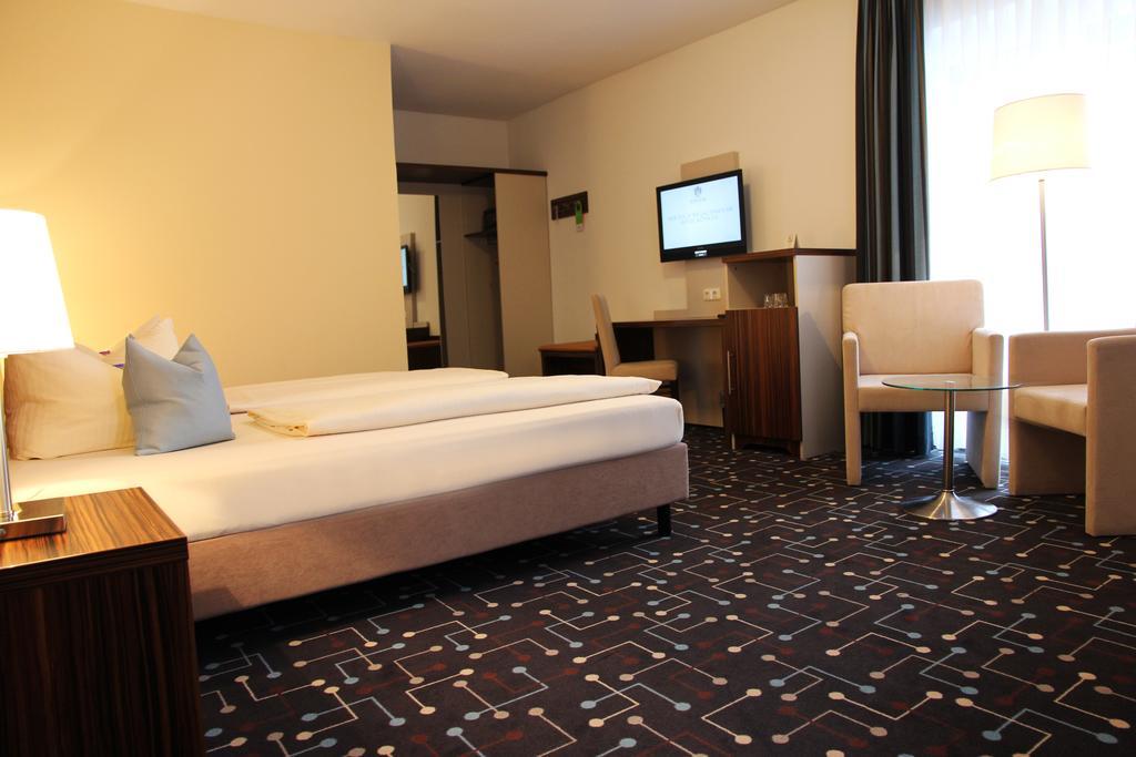 Hotel Koeniger Pliening Luaran gambar