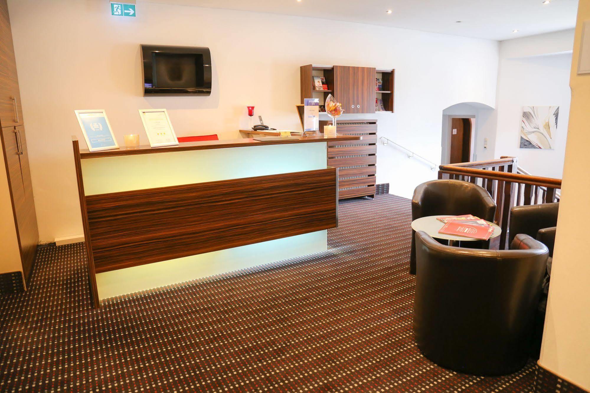 Hotel Koeniger Pliening Luaran gambar