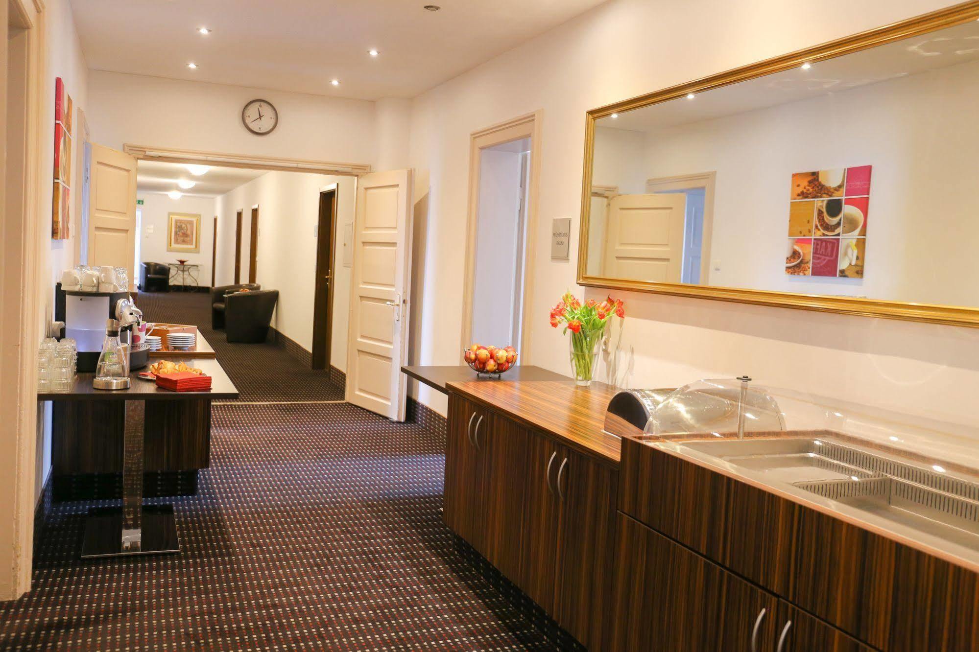 Hotel Koeniger Pliening Luaran gambar