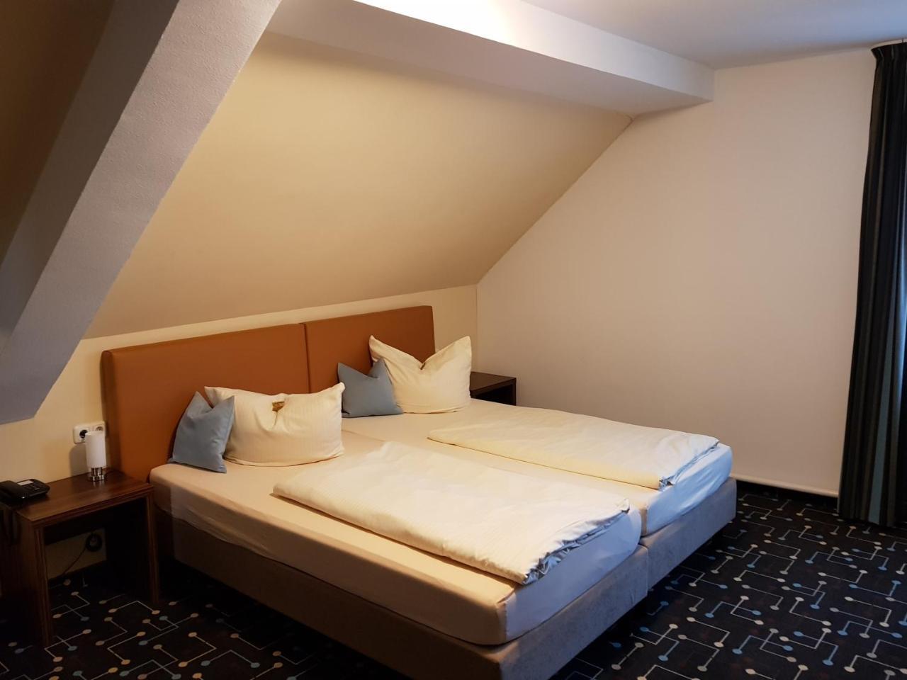 Hotel Koeniger Pliening Luaran gambar