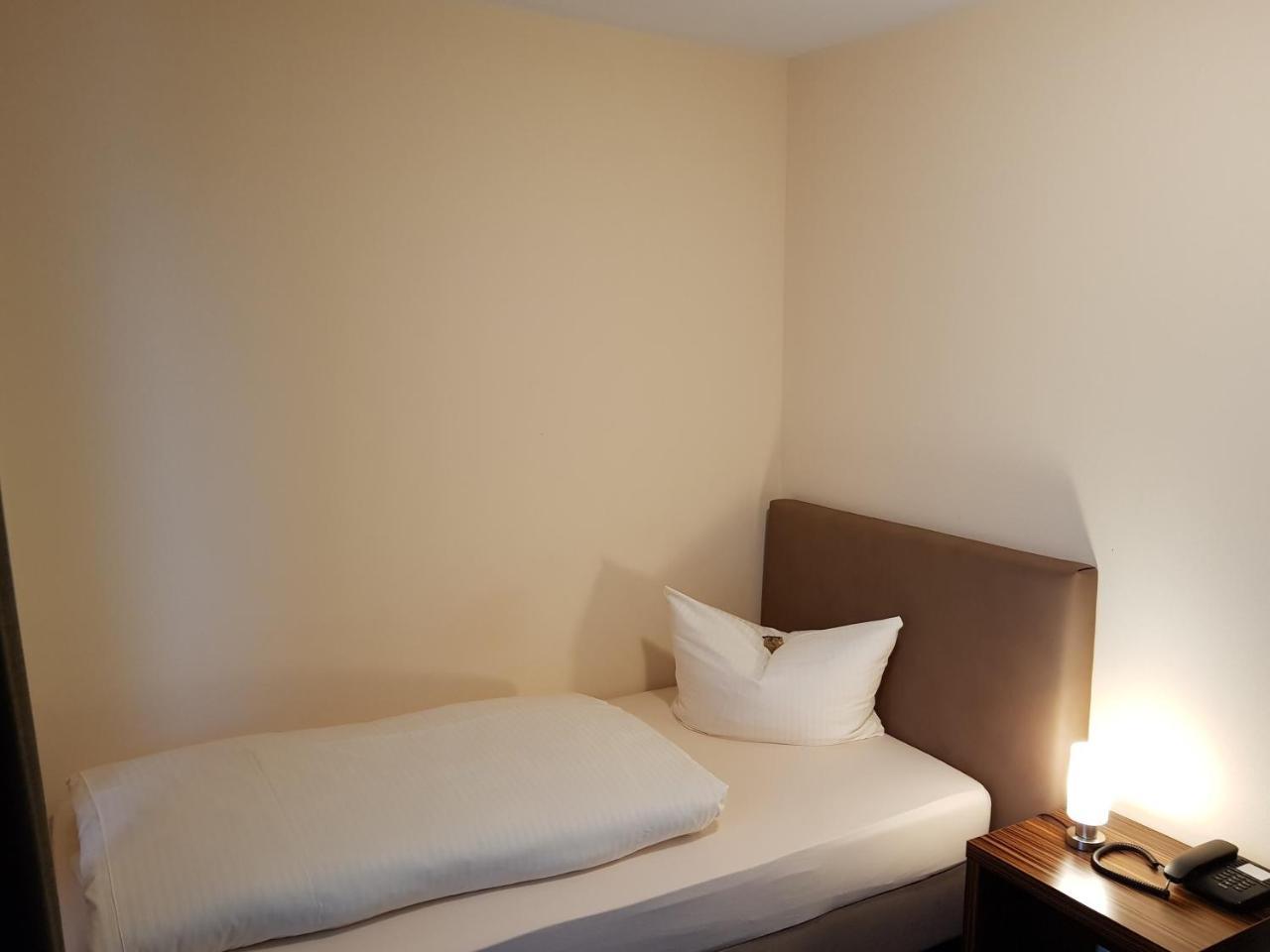 Hotel Koeniger Pliening Luaran gambar