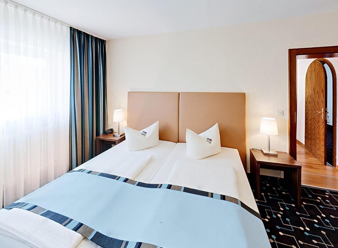 Hotel Koeniger Pliening Luaran gambar