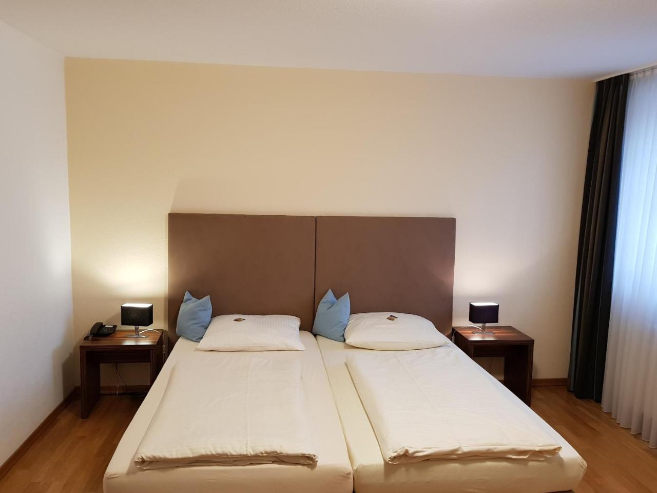 Hotel Koeniger Pliening Luaran gambar