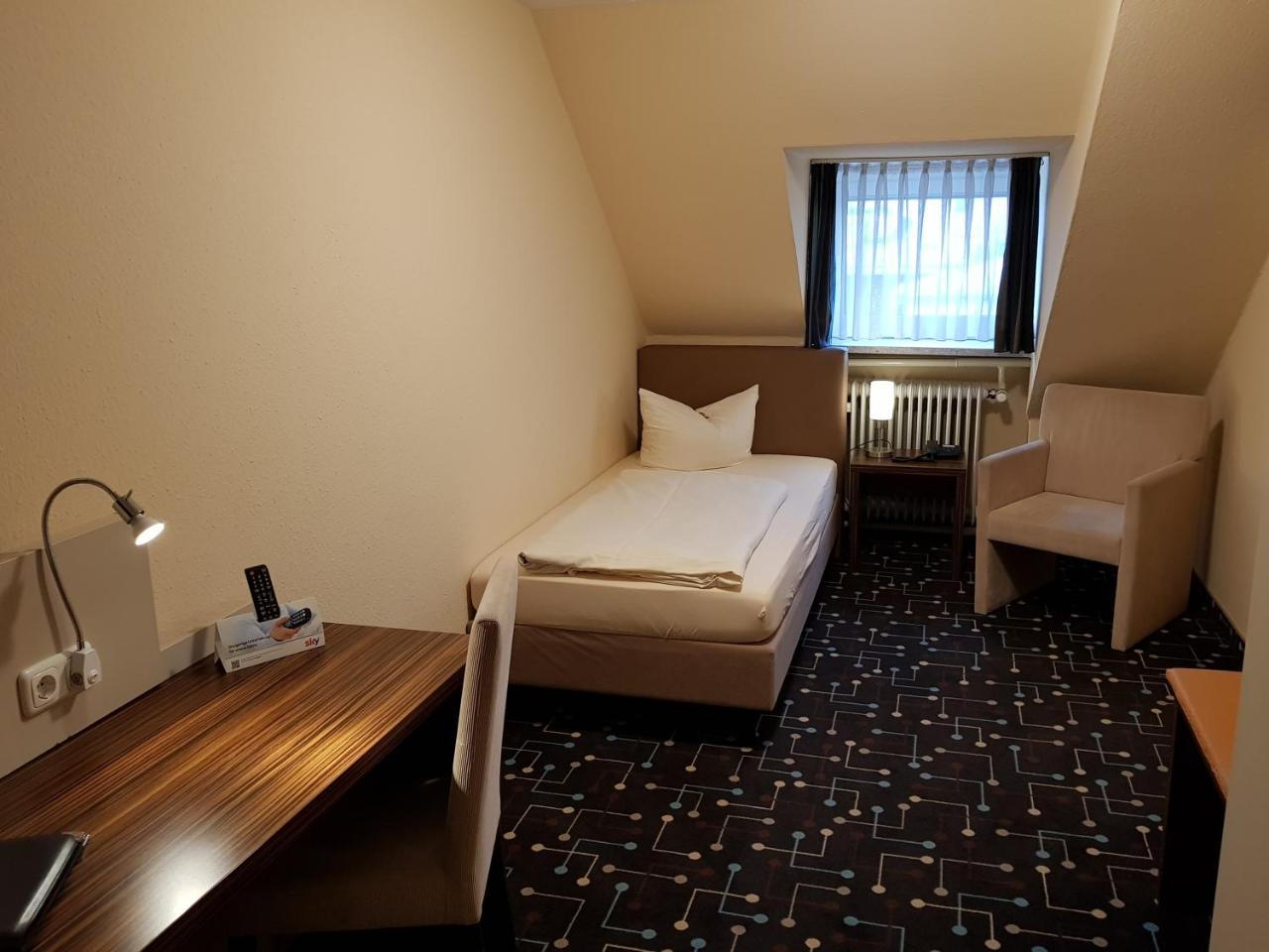 Hotel Koeniger Pliening Luaran gambar