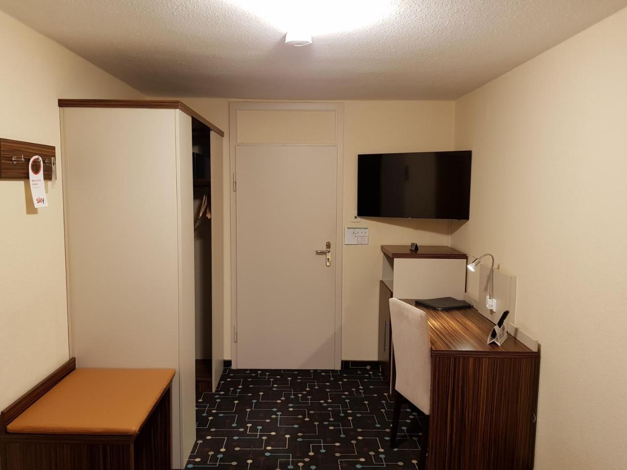 Hotel Koeniger Pliening Luaran gambar